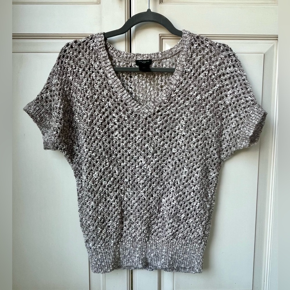 🍓 Ann Taylor crochet sweater, short sleeve. Perfect for summer. Large petite.